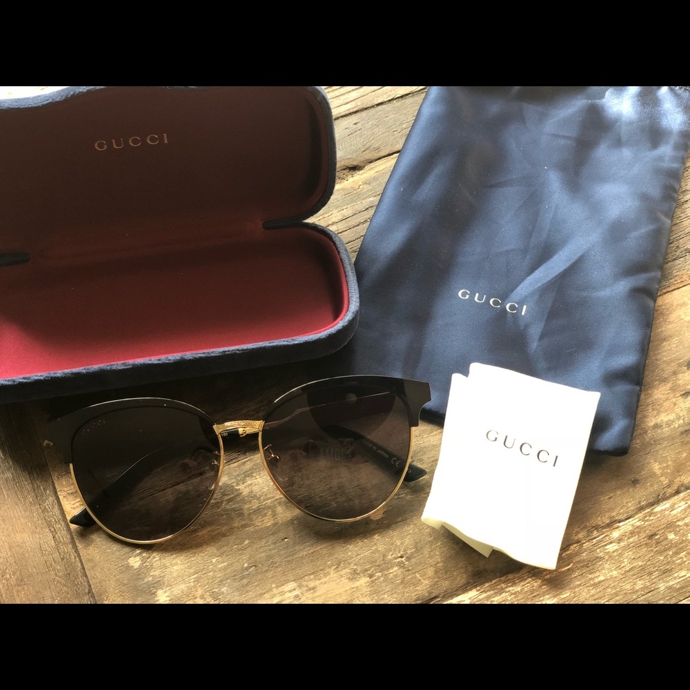 GUCCI sunglasses gold with black